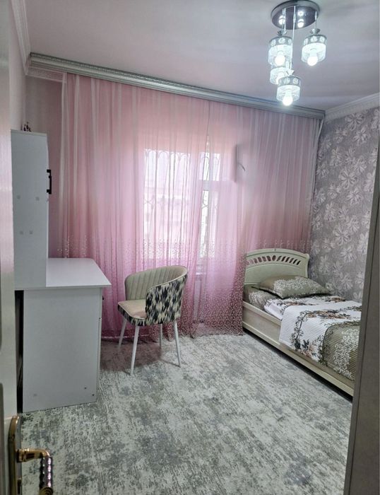 Сдается 4 ком Чорсу Коратош. Семейным или 6-7 девушкам