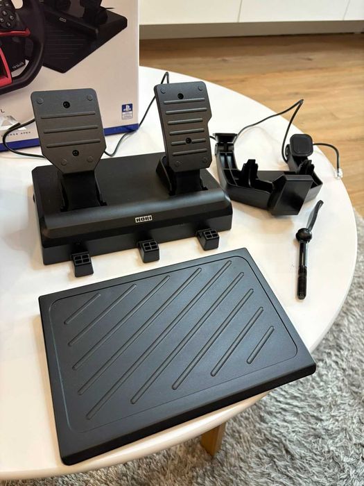 Продавам безжичен волан HORI APEX