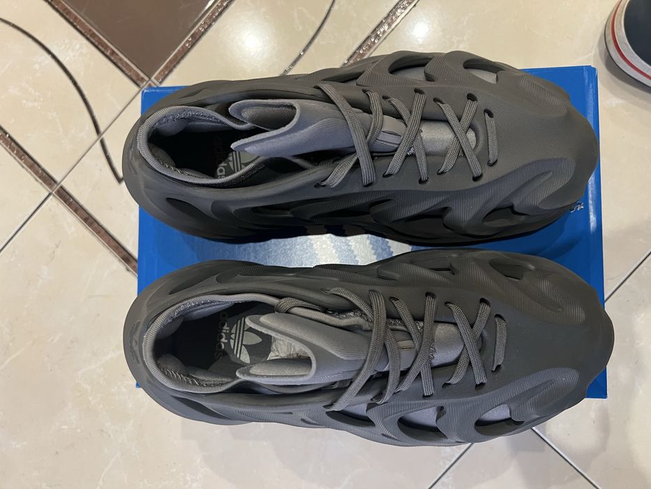 Sneakersi Adiadas Adifom Q3