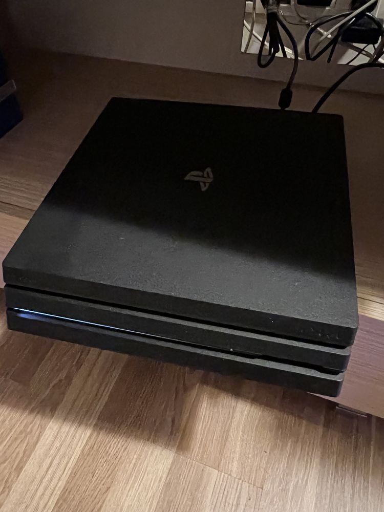 Play Station 4 Pro 1TB