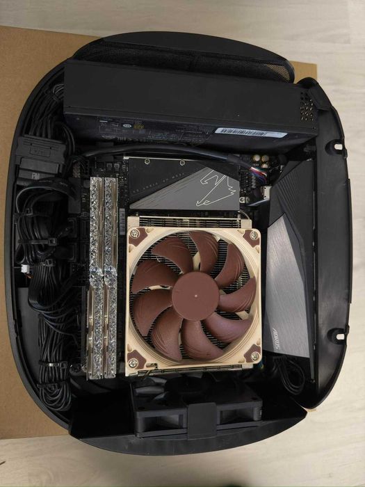 Pc itx Ryzen 5700G, 16 Gb ram 4000mhz cl 17 m2 Samsung 980 pro 250 Gb