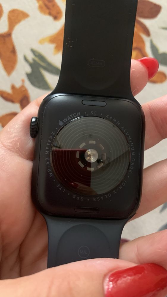 Apple watch SE - много запазен