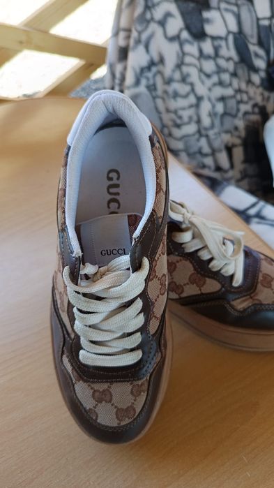 Adidași Gucci  purtați o singura data