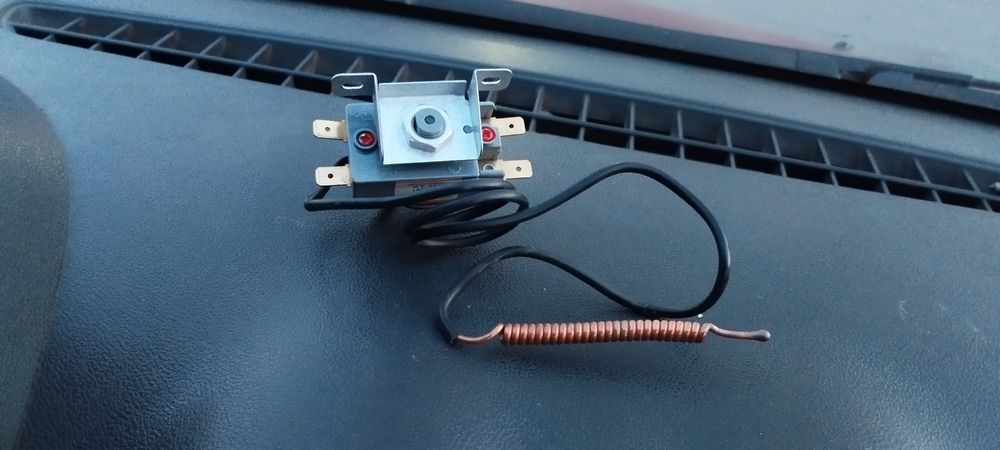 Продам бу защитный термостат. Датчик бойлера. Аристон