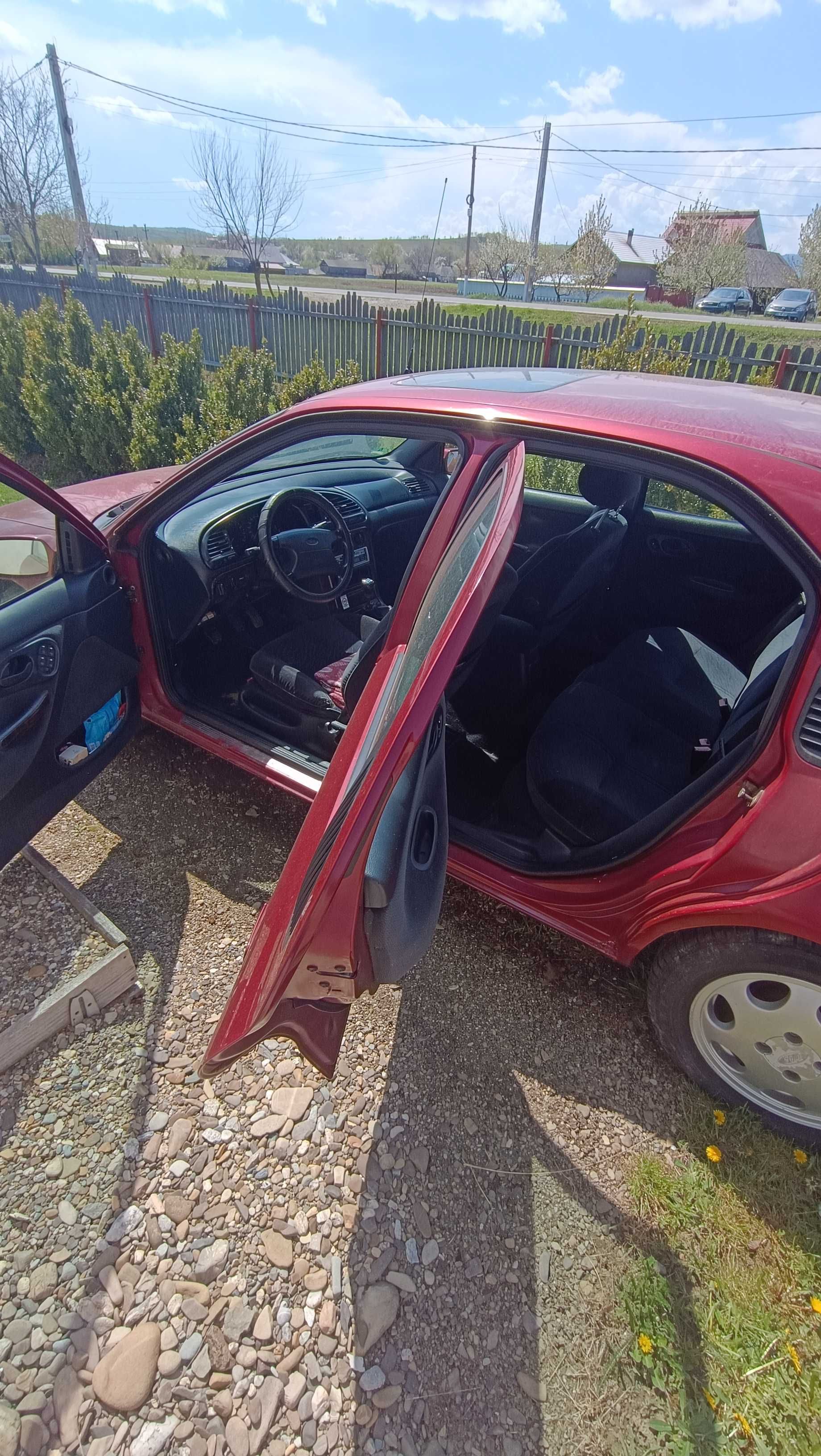 Ford Mondeo 1995 Benzină - Funcțional, Ideal pentru Proiect sau Piese