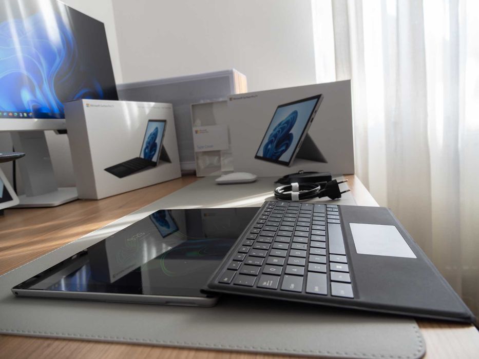 Microsoft Surface Pro 7 Plus - Type Cover Surface Pro - Surface Mouse