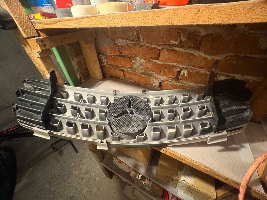 Челна Решетка МЛ 164 преди фейс лифт