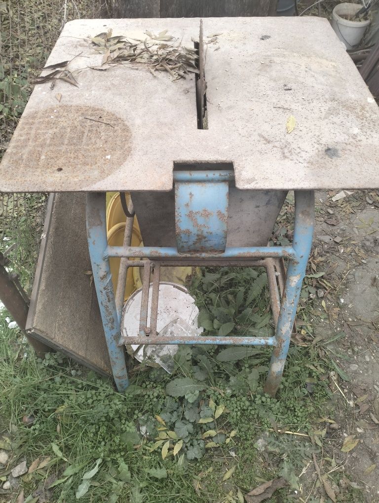 Circular cu masa