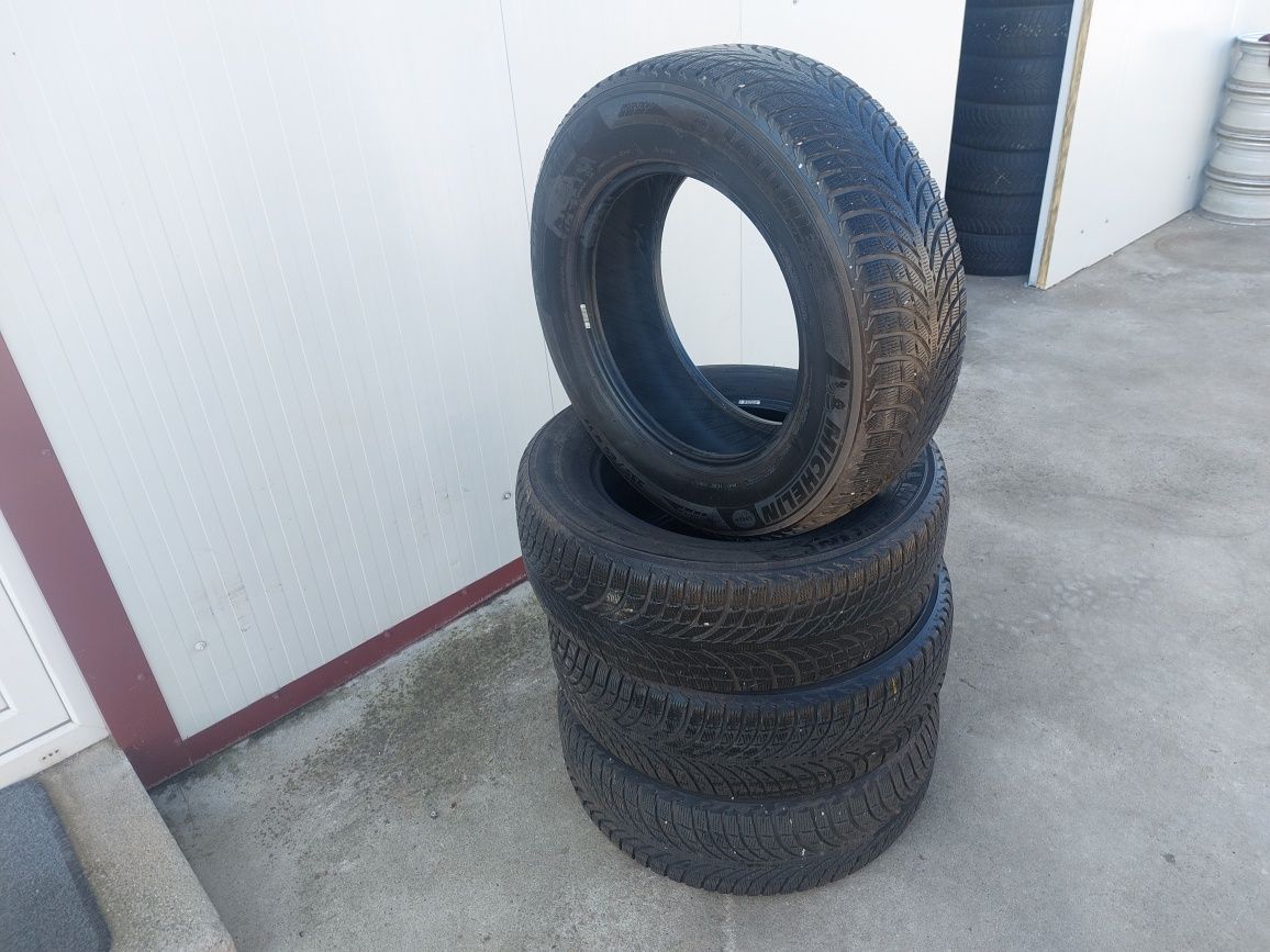 125 lei bucata! Set anvelope M+S/IARNA 235 65 17 Michelin