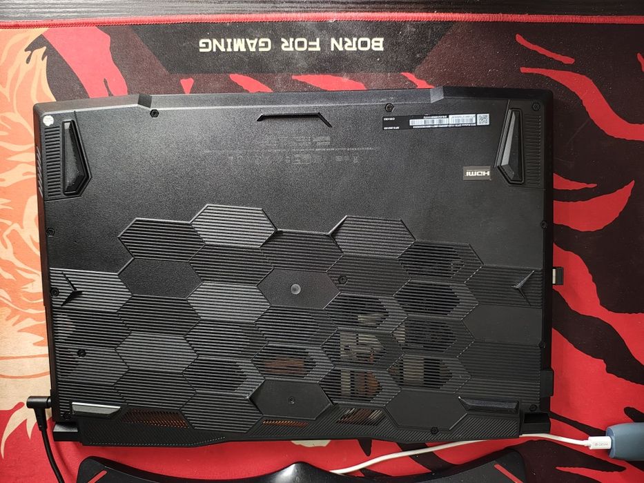 Vând laptop Gaming MSI Katana GF76 11UD