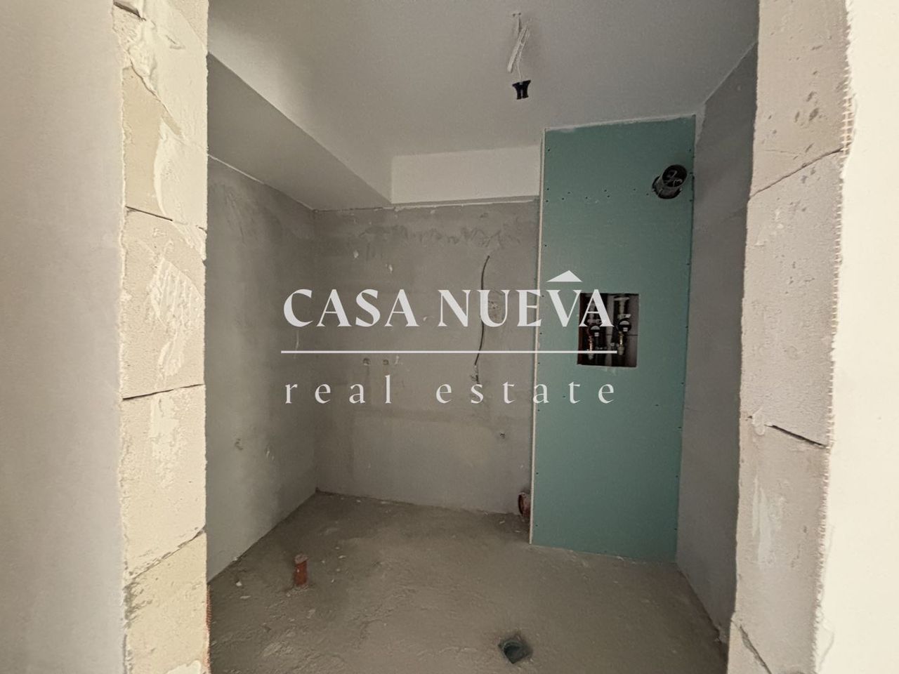 Продава се Тристаен апартамент в София, Гоце Делчев - 134 кв.м за 2500 €/кв.м - Снимка #4