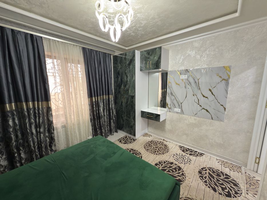 Срочно сотилади 4-хона 2-этаж 9-этажли домда лифт тараф. Согдиана