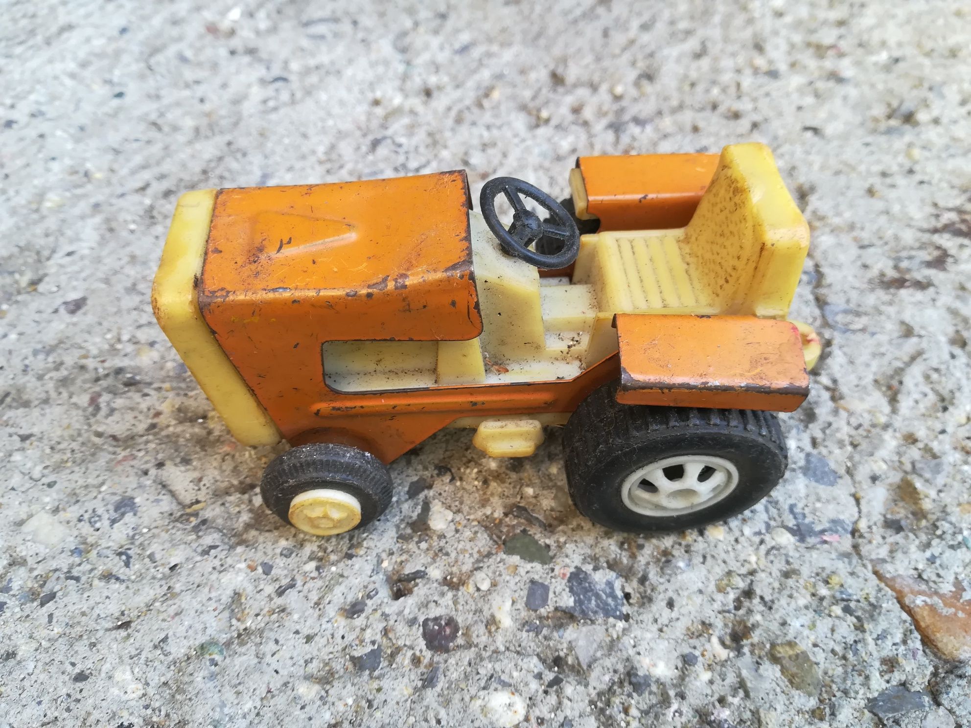 Винтич метални играчки/ метален локомотив камион трактор цистерна (рет
