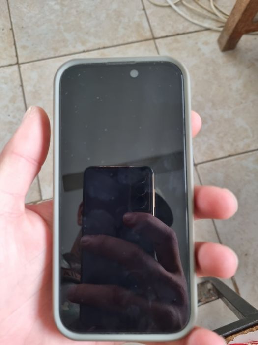 Vând iphone 16 Impecabil