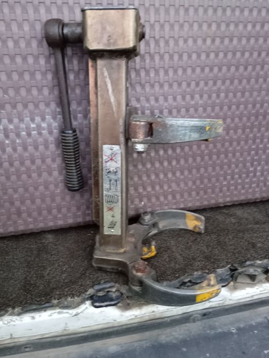 Facom скоба за пружини