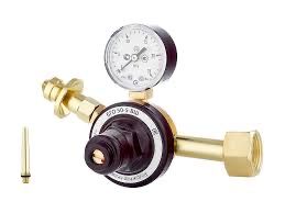 Редуктор для баллона с гелием