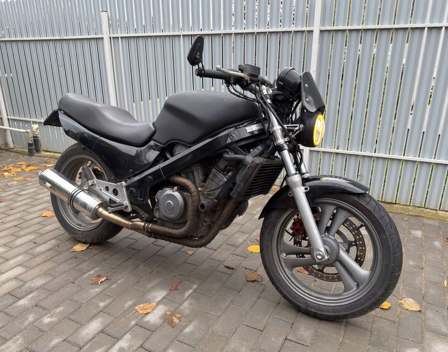 Honda NTV650 cafe racer