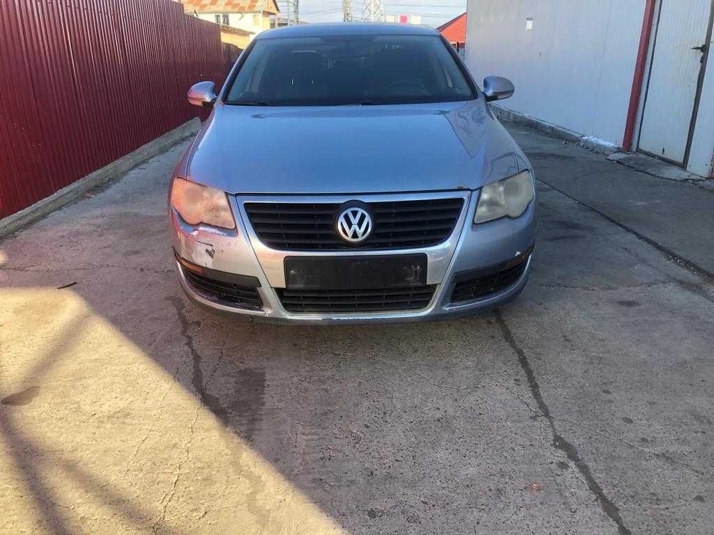 Dezmembram Volkswagen Passat B6 1.6 FSI