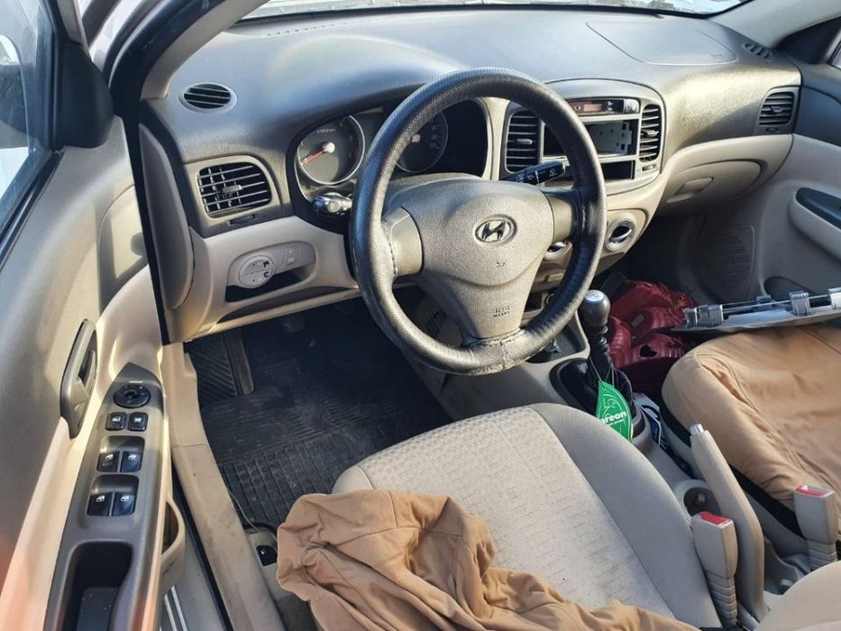 Dezmembrez Hyundai Accent motor 1.5diesel 110cp D4FA dezmembrari cutie de viteze manuala 5+1 trepte