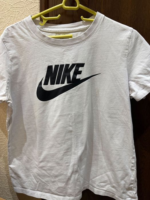 Nike-чисто нова блузка