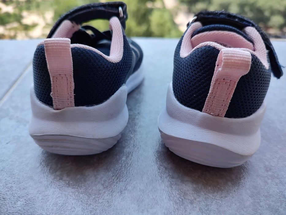 22 ном Примарк маратонки, обувки и Сандали тип джапанки