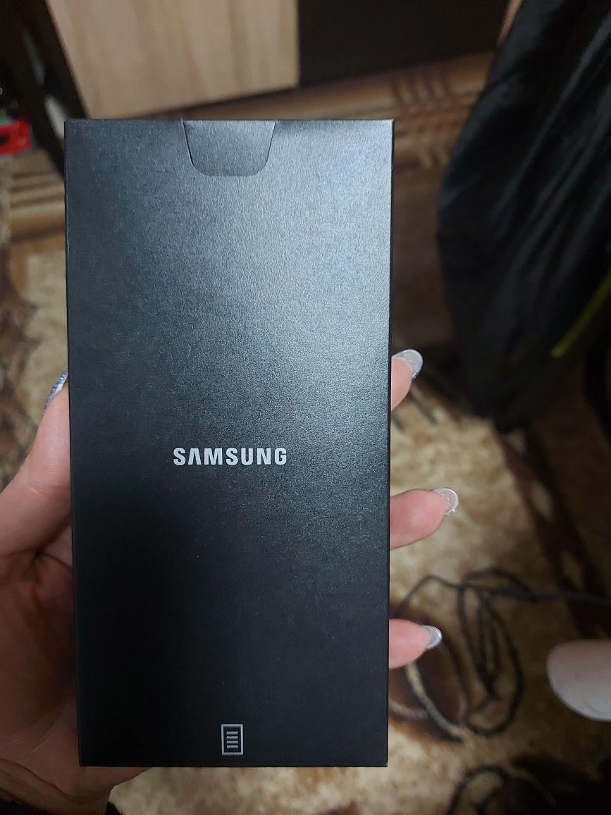 Samsung Galaxy S20 Plus + cosmic black - 8GB ram/128GB памет