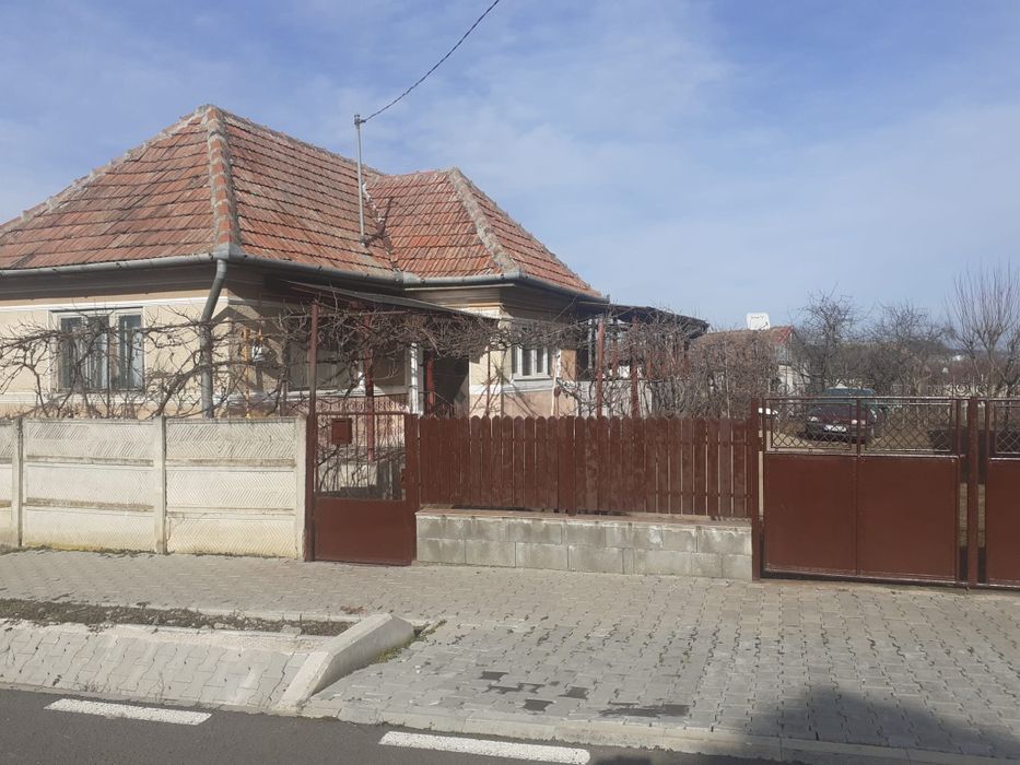 Casa 2 camere plus teren 900mp Ludus (Gheja)