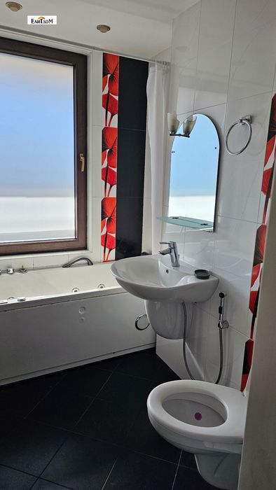 Продава се Тристаен апартамент в София, Витоша - 101 кв.м за 9 €/кв.м - Снимка #4