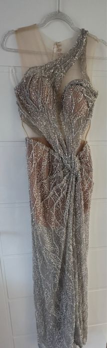 Абитуриентска рокля