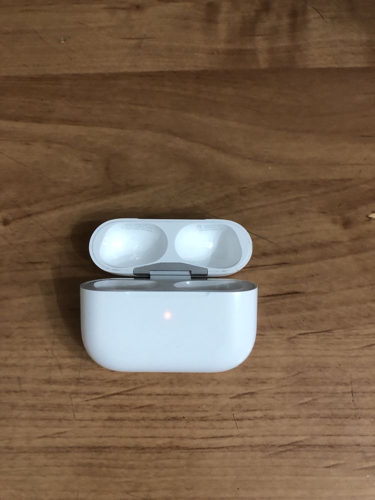 Продам кейс от Airpods pro 2,эйрподс про 2 кейс футляр зарядник!!!