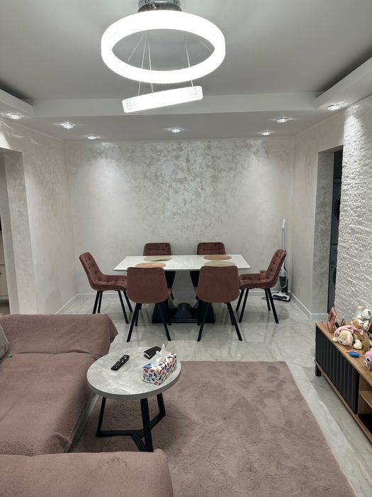 Vând apartament 3 camere