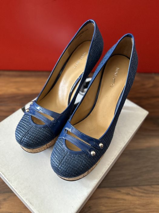Високи сини токчета на Nine West
