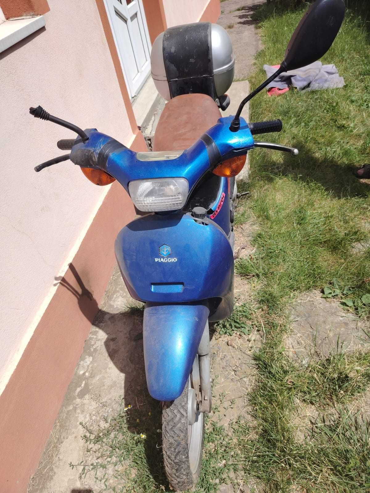 Se vand 2 Scutere in stare buna de functionare
