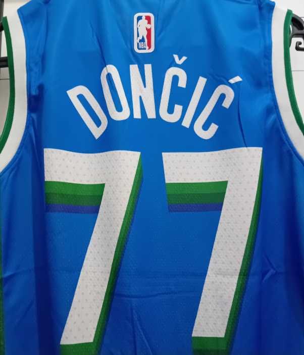 Чисто нов оригинален потник на Dallas Mavericks - Luca Doncic