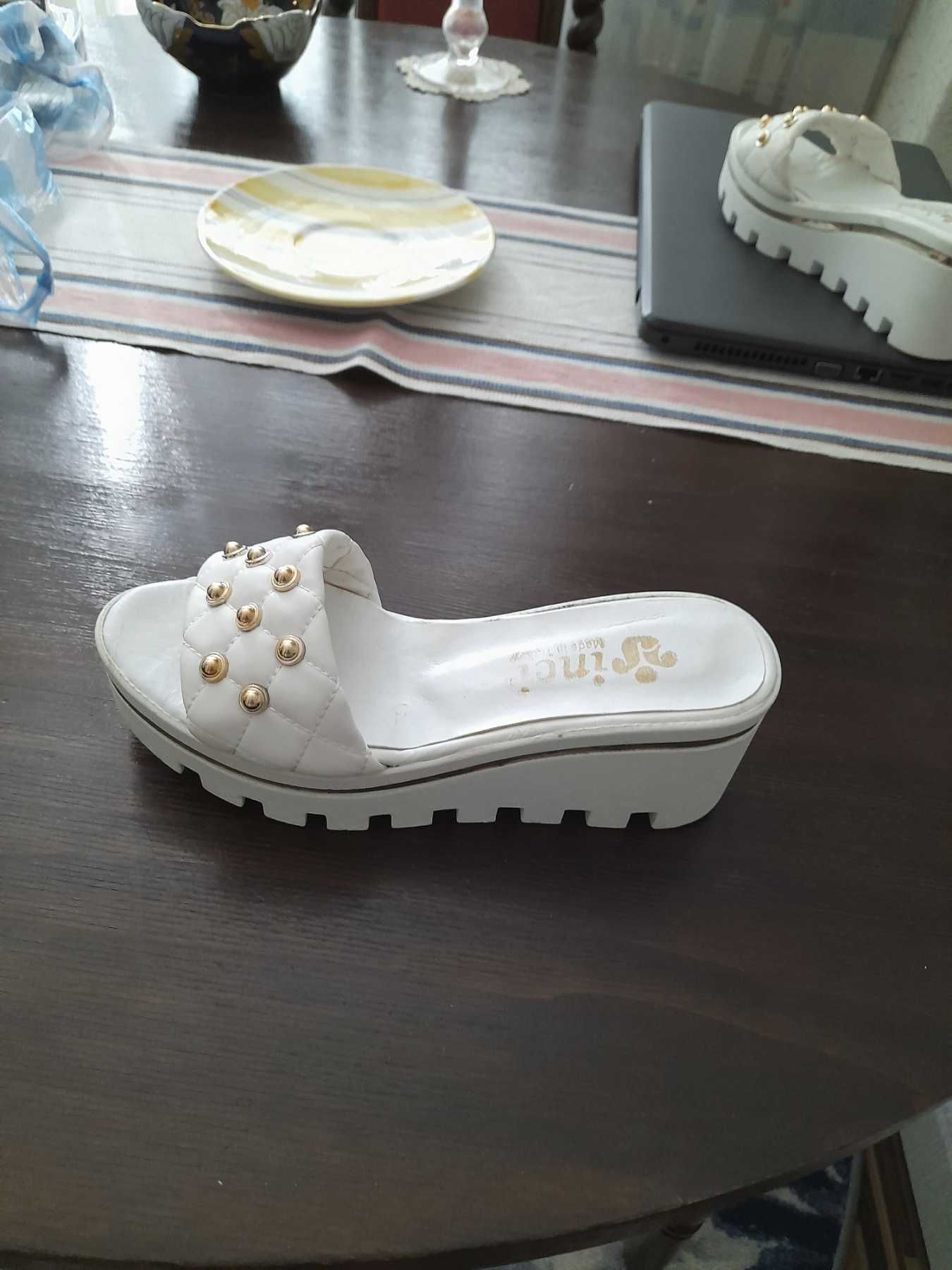 Леки и удобни турски чехли, размер 38