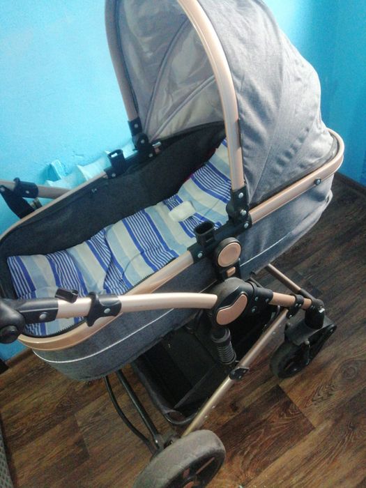 Коляска в отличном состоянии