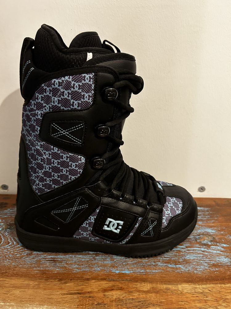 Boots snowboard DC 38