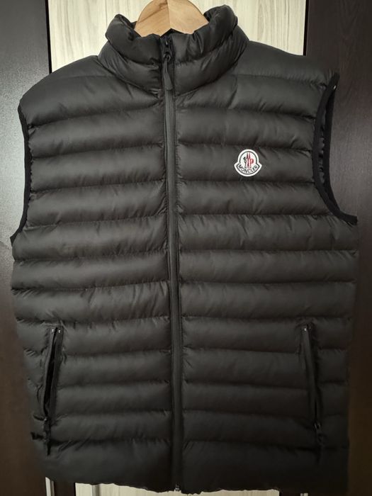Чисто нови елеци на Moncler