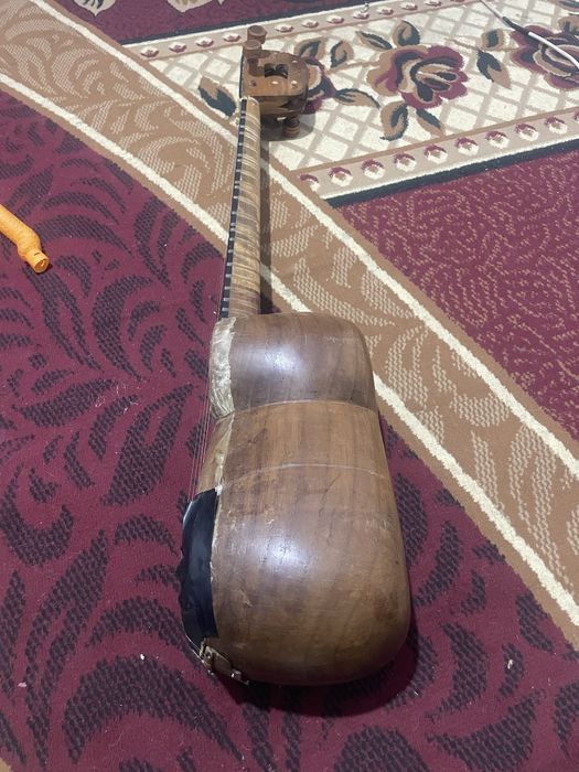 Рубоб (тор) сотилади