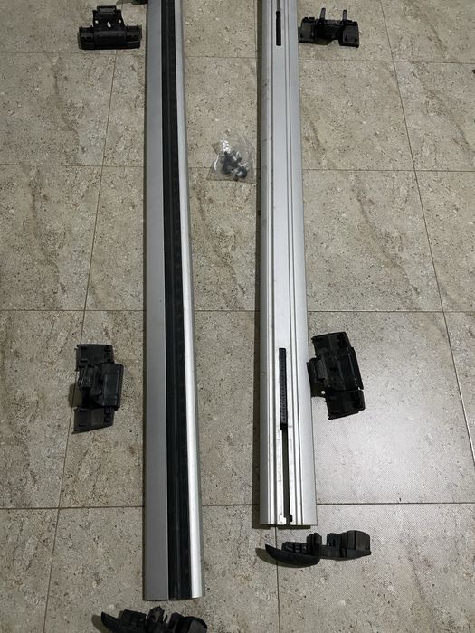 Kit Thule prindere pe bare integrate si kit Wingbar Evo pentru BMW