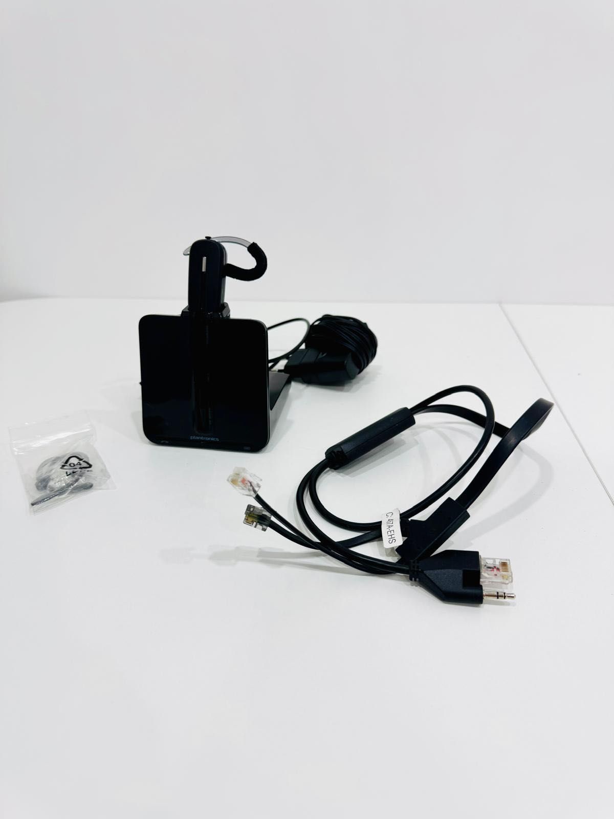 Bluetooth-гарнитура для телефонов Plantronics Poly C054А и микролифт