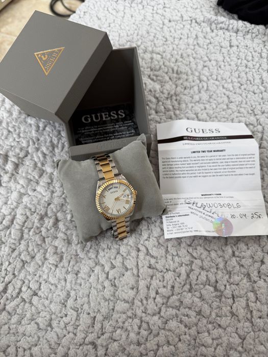 Часовник GUESS Чисто Нов !!