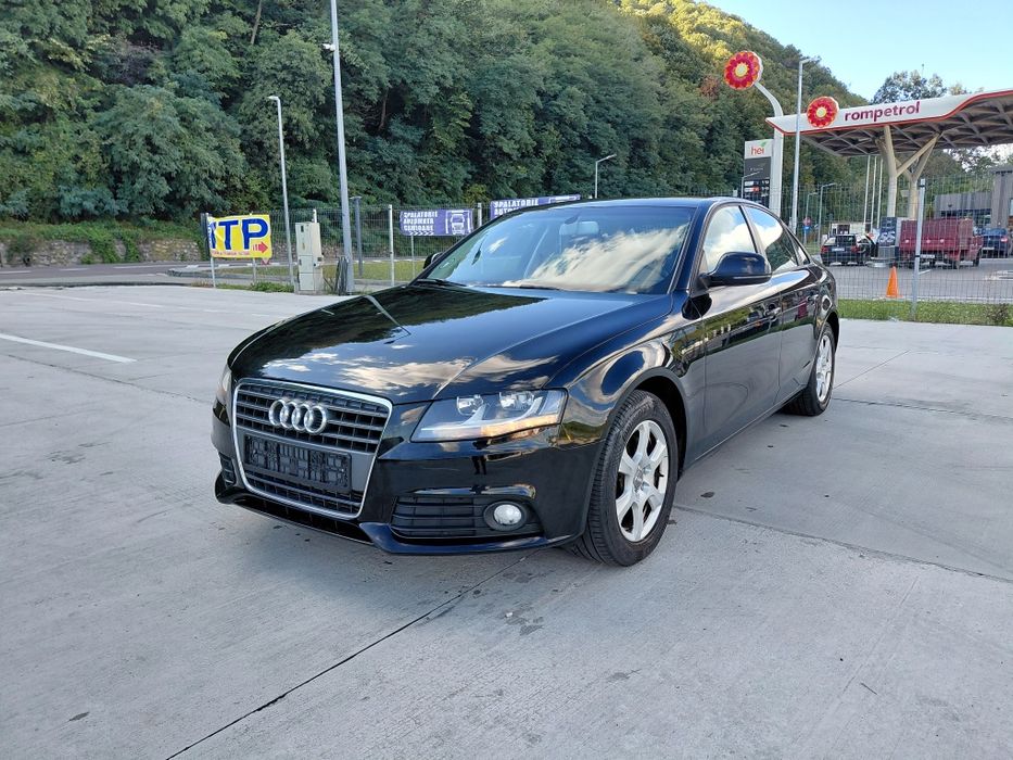 Audi a4 2000 diesel an  2009 euro 5  Navigație/ Carlig/