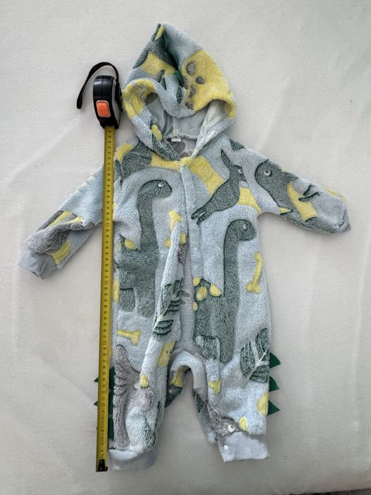 Combinezon salopeta subtire toamna, dinozauri, 6-9 luni, marimea 74