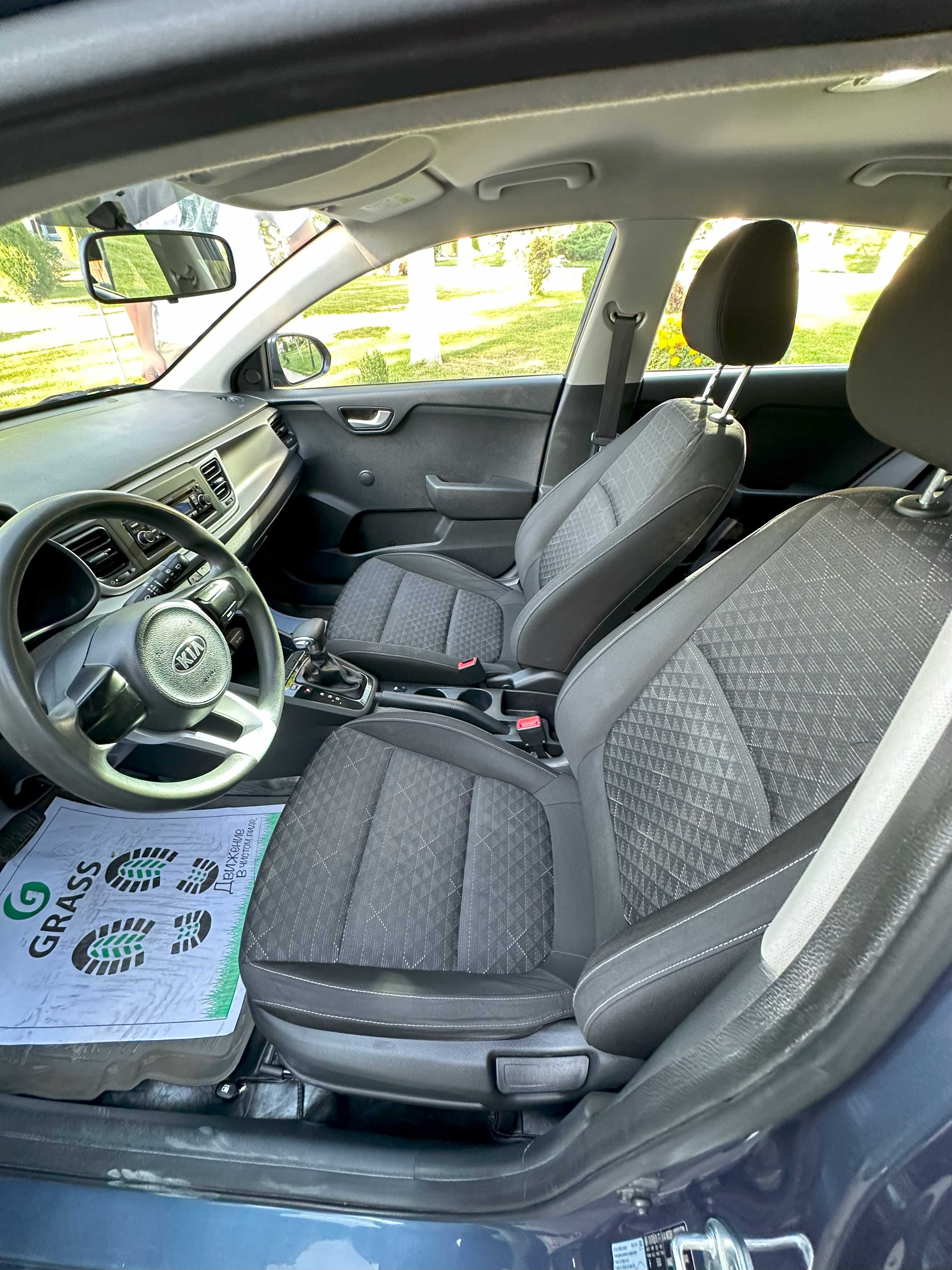 Продается Kia Rio 2018г (108 тыс пробег) Цвет Синий Дымчатый