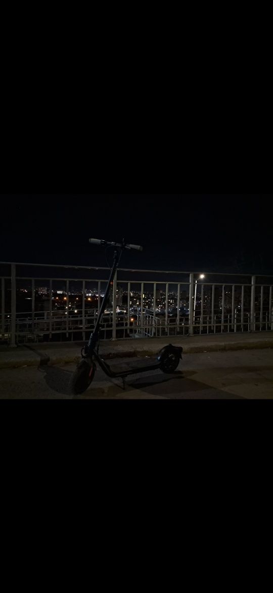 Ninebot Kickscooter F25Е – отлично състояние, готов за каране!