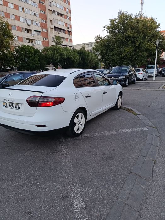 Vând Renault Fluence