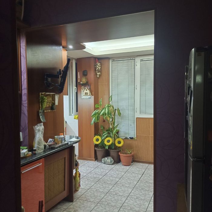 Продается 3хком в 4хком в центре