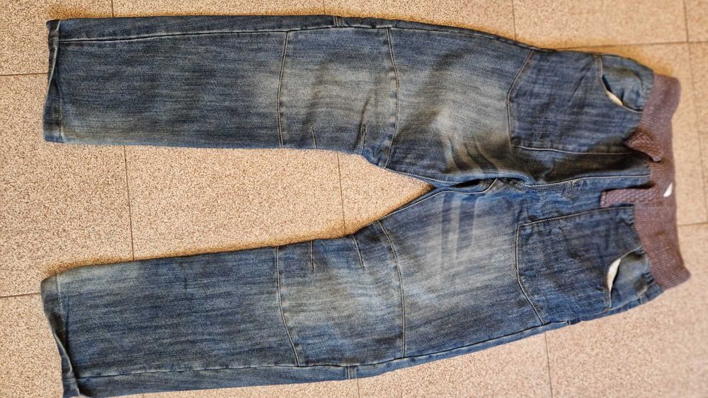 Дънки за момче. Като нови.Цената е 20лв за бр.