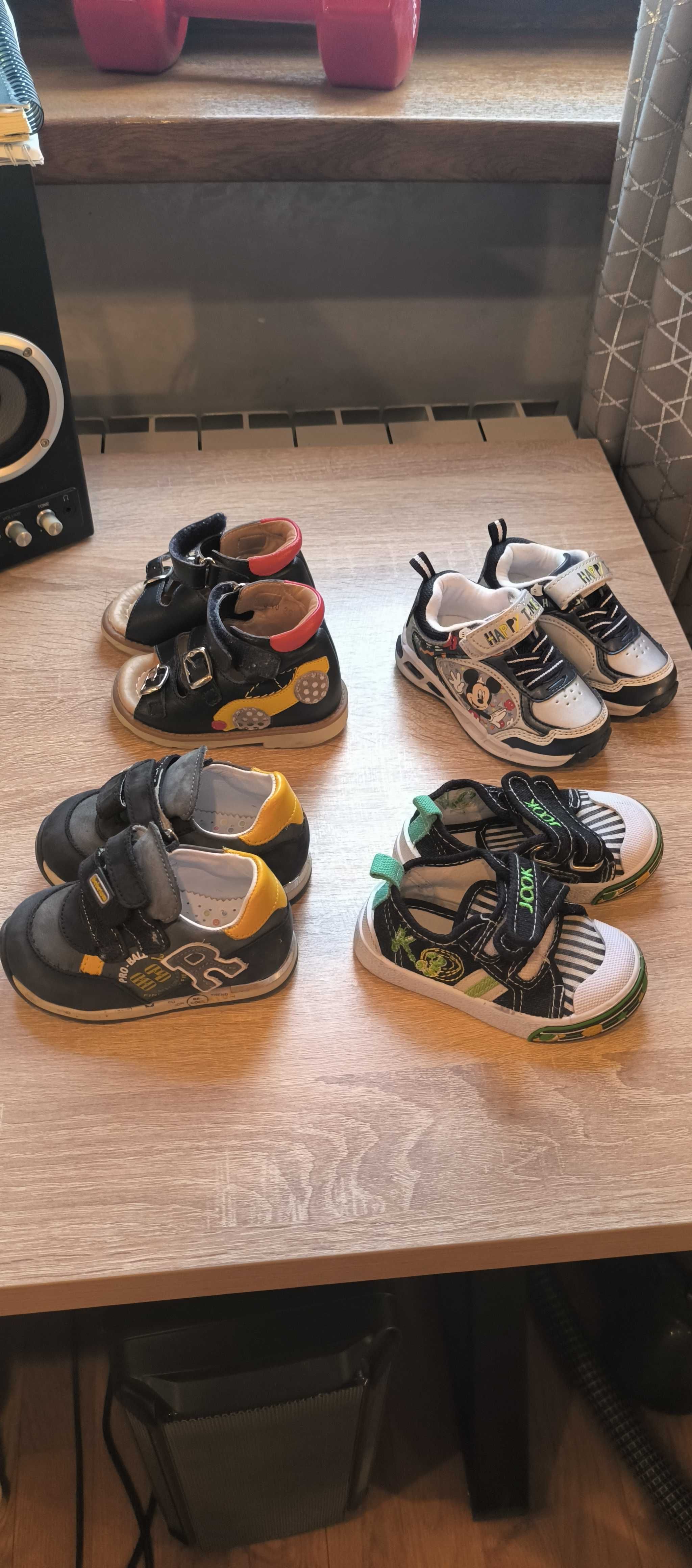 Кроссовки сандали ботинки детские 19, 20 размер